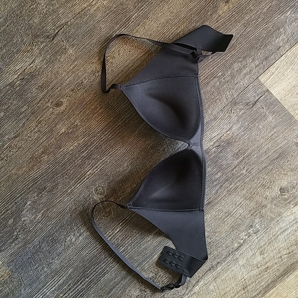 LULULEMON 34 C NWOT  Lululemon Take Shape Bra Black - Picture 15 of 16